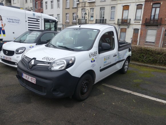 REF:69689 - Voiture pickup électrique Renault FW (accidenté) - Pikaps: foto 1 REF:69689 - Voiture pickup électrique Renault FW (accidenté) - Pikaps: foto 1