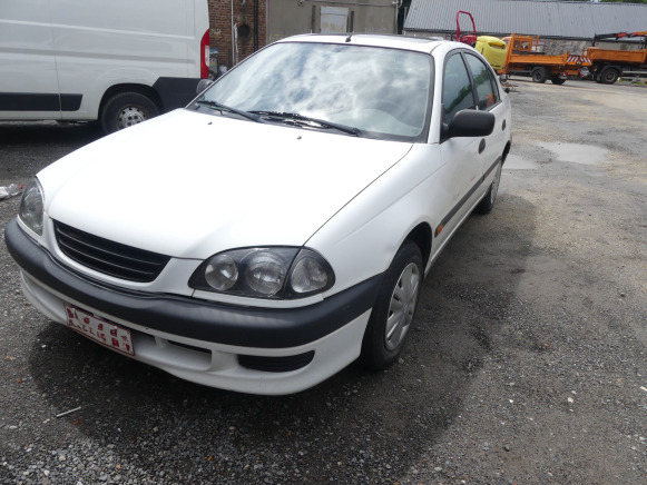 REF:DBB024 - Voiture Toyota Avensis (1998-172.549 km) - Vieglā automašīna: foto 1 REF:DBB024 - Voiture Toyota Avensis (1998-172.549 km) - Vieglā automašīna: foto 1