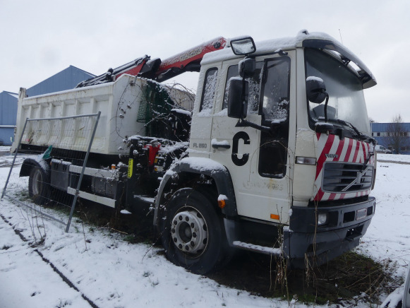 REF:Imat : PLI988 - Camion benne + grue auxiliaire Volvo FLE6E 19.0 (2004-216.733 km) - Kravas automašīna pašizgāzējs, Kravas auto ar manipulatoru: foto 2 REF:Imat : PLI988 - Camion benne + grue auxiliaire Volvo FLE6E 19.0 (2004-216.733 km) - Kravas automašīna pašizgāzējs, Kravas auto ar manipulatoru: foto 2