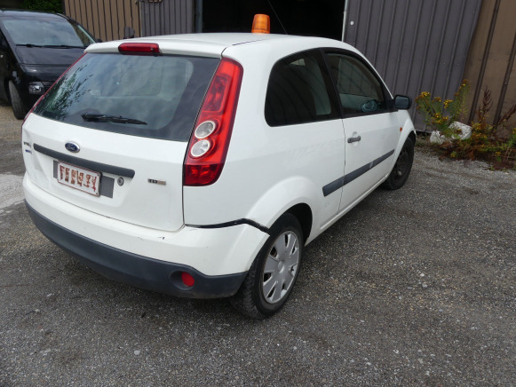 REF:TRE614 - Voiture Utilitaire Ford FIESTA TDCI (2005-101.699 km) - Vieglā automašīna: foto 4 REF:TRE614 - Voiture Utilitaire Ford FIESTA TDCI (2005-101.699 km) - Vieglā automašīna: foto 4