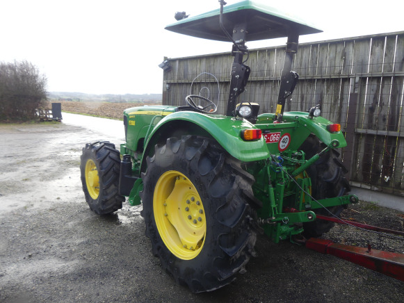 Tracteur John Deere 5065 E - Traktors: foto 3 Tracteur John Deere 5065 E - Traktors: foto 3