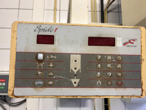 Trémie passeuse avec commande électrique Spiromatic Spido1 - Maizes ceptuves aprīkojums: foto 5 Trémie passeuse avec commande électrique Spiromatic Spido1 - Maizes ceptuves aprīkojums: foto 5