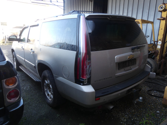 Voiture Chevrolet Suburban (2006-355.000 km) Numéro de châssis : 1GNFK16327J170092 - Kilométrage : 355000 - Kravas-pasažieru furgons: foto 4 Voiture Chevrolet Suburban (2006-355.000 km) Numéro de châssis : 1GNFK16327J170092 - Kilométrage : 355000 - Kravas-pasažieru furgons: foto 4