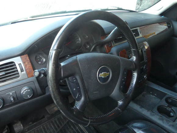 Voiture Chevrolet Suburban (2006-355.000 km) Numéro de châssis : 1GNFK16327J170092 - Kilométrage : 355000 - Kravas-pasažieru furgons: foto 5 Voiture Chevrolet Suburban (2006-355.000 km) Numéro de châssis : 1GNFK16327J170092 - Kilométrage : 355000 - Kravas-pasažieru furgons: foto 5