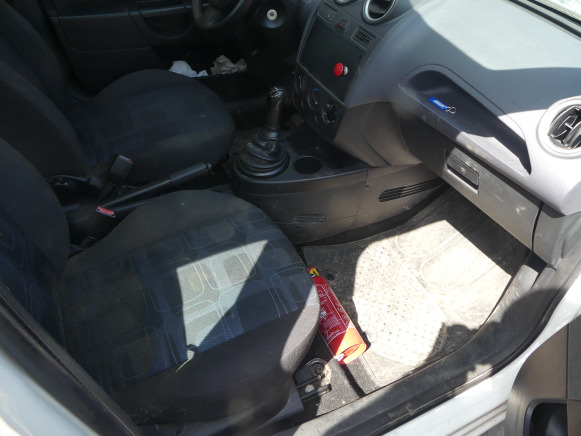 Voiture Ford FIESTA (2006-110.830 km) - Vieglā automašīna: foto 5 Voiture Ford FIESTA (2006-110.830 km) - Vieglā automašīna: foto 5