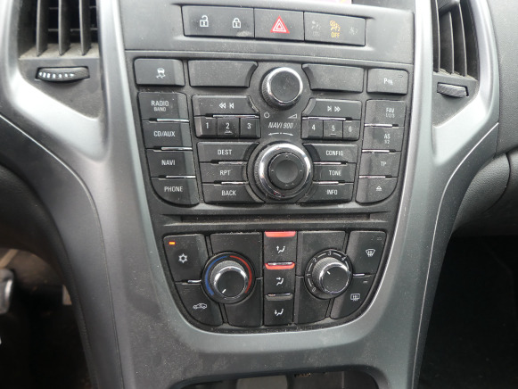 Voiture Opel Astra Sport Tourer (2013-314.104 km) - Vieglā automašīna: foto 5 Voiture Opel Astra Sport Tourer (2013-314.104 km) - Vieglā automašīna: foto 5