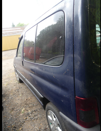 Voiture (pour pièces) Citroën Berlingo 1,9D - Vieglā automašīna: foto 4 Voiture (pour pièces) Citroën Berlingo 1,9D - Vieglā automašīna: foto 4