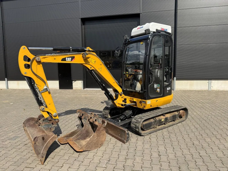 Caterpillar 302.7 BJ 2020 2378 uur AIRCO EN OVERDRUK !! - Mini-ekskavators: foto 2 Caterpillar 302.7 BJ 2020 2378 uur AIRCO EN OVERDRUK !! - Mini-ekskavators: foto 2