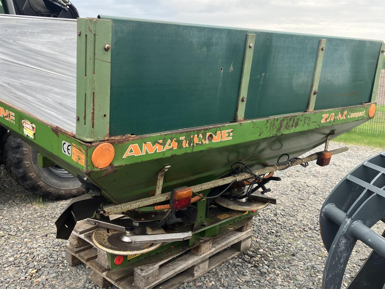 Amazone ZA-M 1000 Comp. - Minerālmēslu izkliedētājs: foto 4 Amazone ZA-M 1000 Comp. - Minerālmēslu izkliedētājs: foto 4