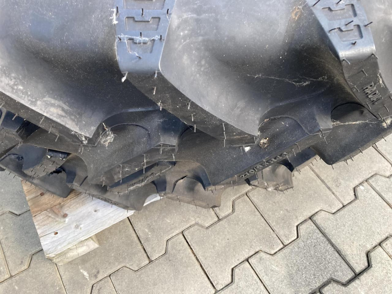 BKT 270/95R46 - Riepa - Lauksaimniecības tehnika: foto 3 BKT 270/95R46 - Riepa - Lauksaimniecības tehnika: foto 3