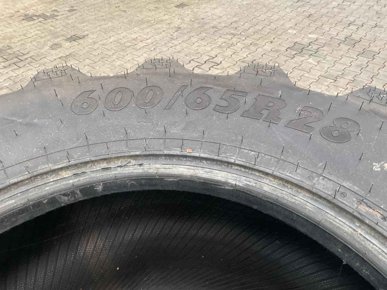BKT 600/65R28 - Riepa - Lauksaimniecības tehnika: foto 2 BKT 600/65R28 - Riepa - Lauksaimniecības tehnika: foto 2