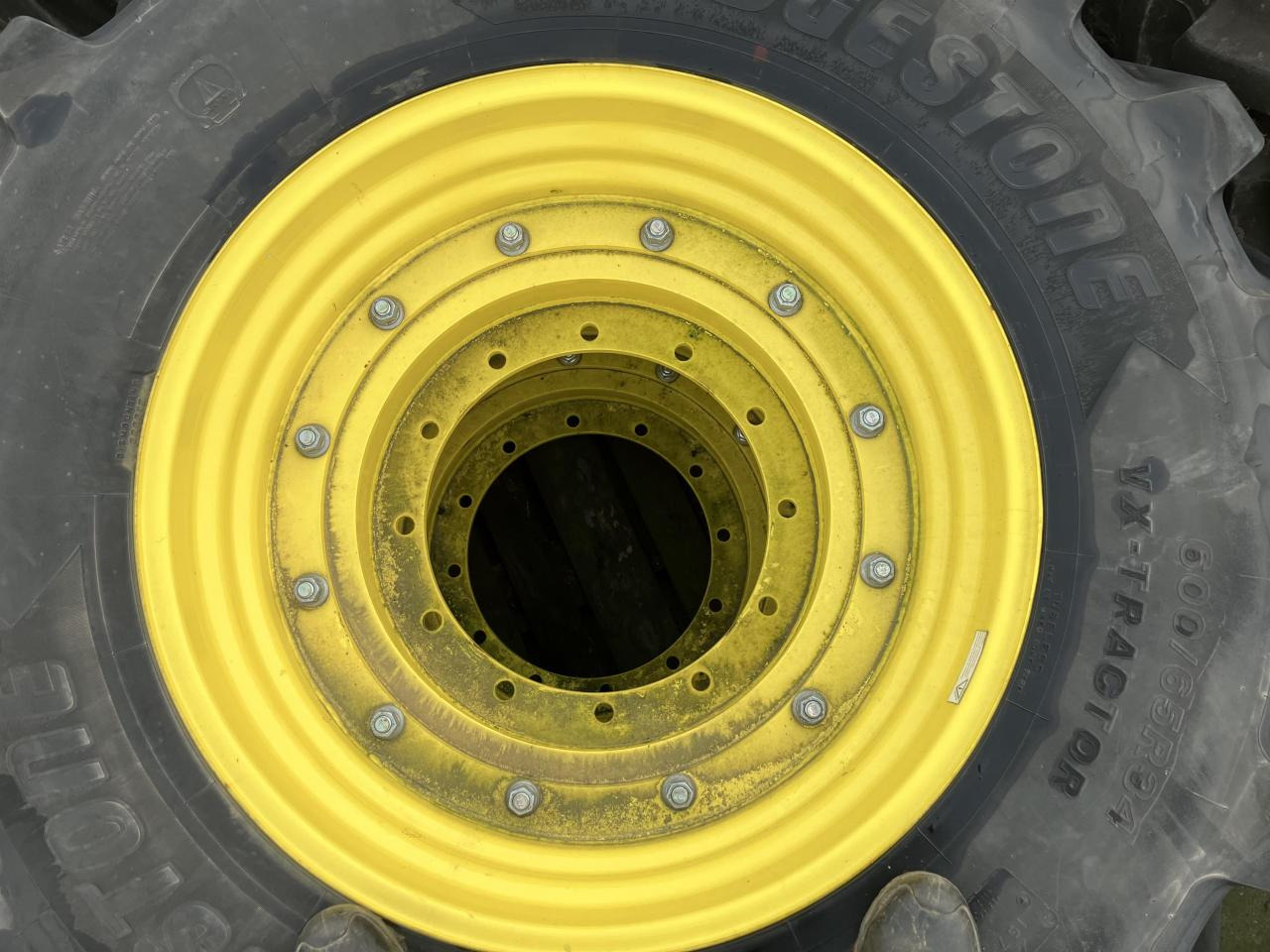 Bridgestone 600/65R34 - Riepa - Lauksaimniecības tehnika: foto 4 Bridgestone 600/65R34 - Riepa - Lauksaimniecības tehnika: foto 4