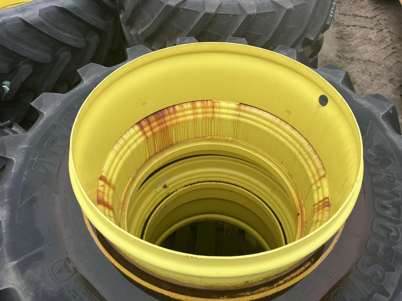 Bridgestone 600/65R34 - Riepa - Lauksaimniecības tehnika: foto 3 Bridgestone 600/65R34 - Riepa - Lauksaimniecības tehnika: foto 3