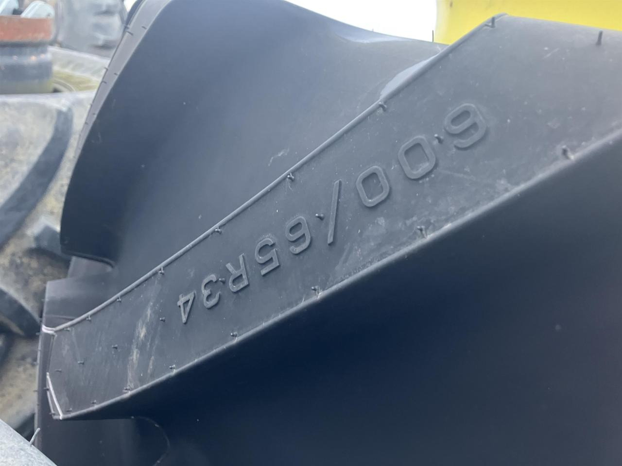 Bridgestone 600/65R34 - Riepa - Lauksaimniecības tehnika: foto 5 Bridgestone 600/65R34 - Riepa - Lauksaimniecības tehnika: foto 5