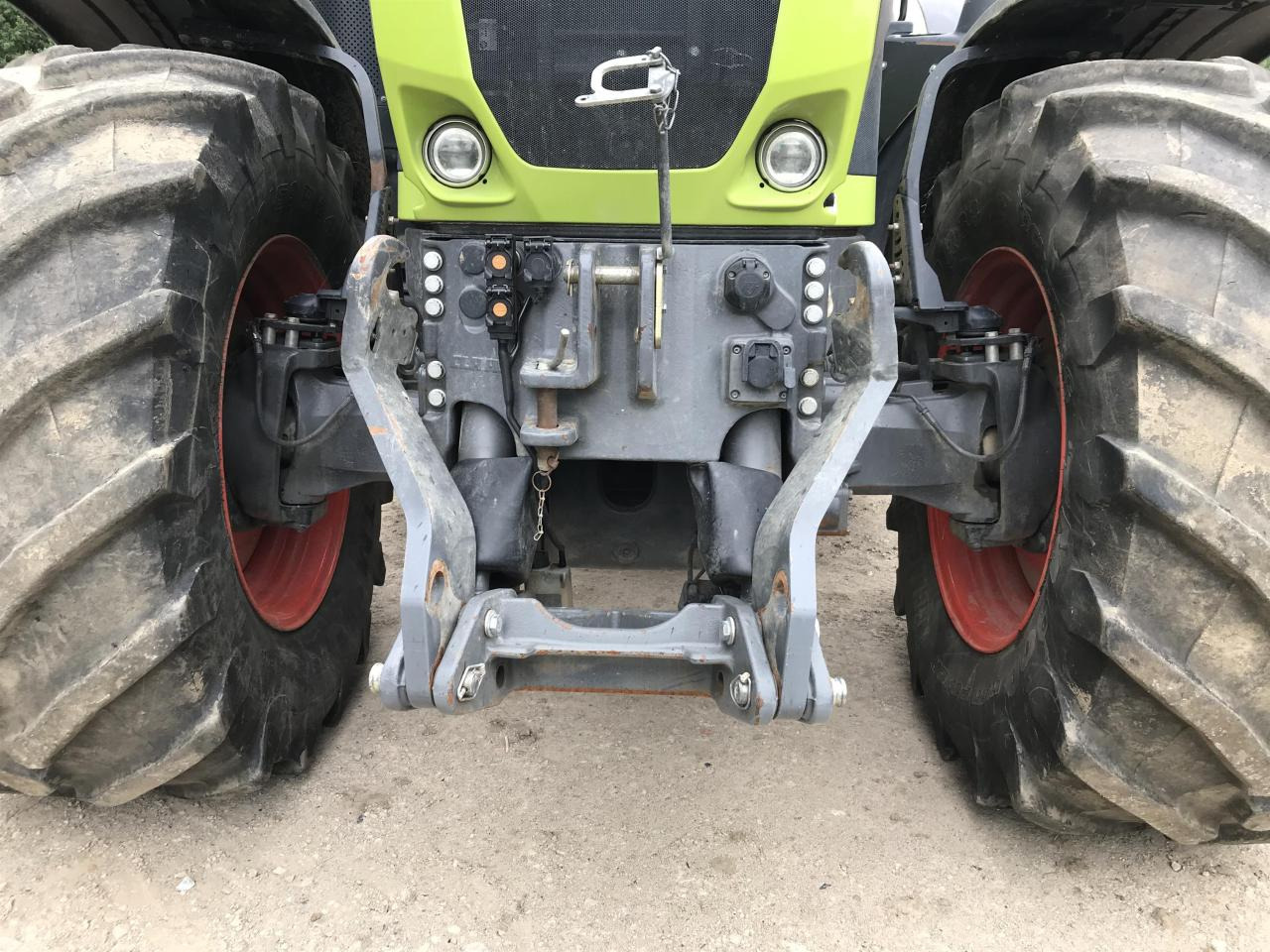 CLAAS Axion 920 - Traktors: foto 4 CLAAS Axion 920 - Traktors: foto 4