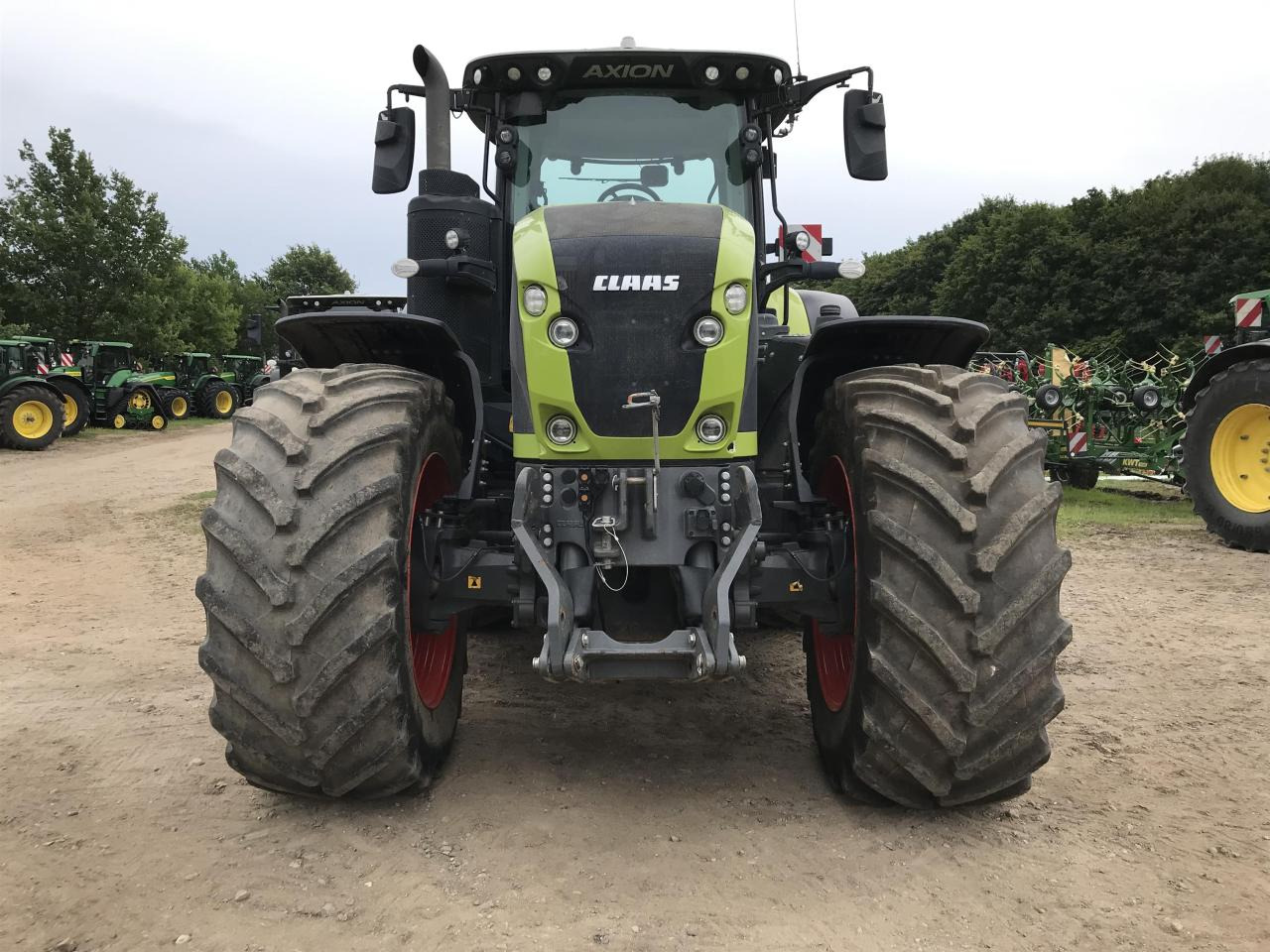 CLAAS Axion 950 - Traktors: foto 3 CLAAS Axion 950 - Traktors: foto 3