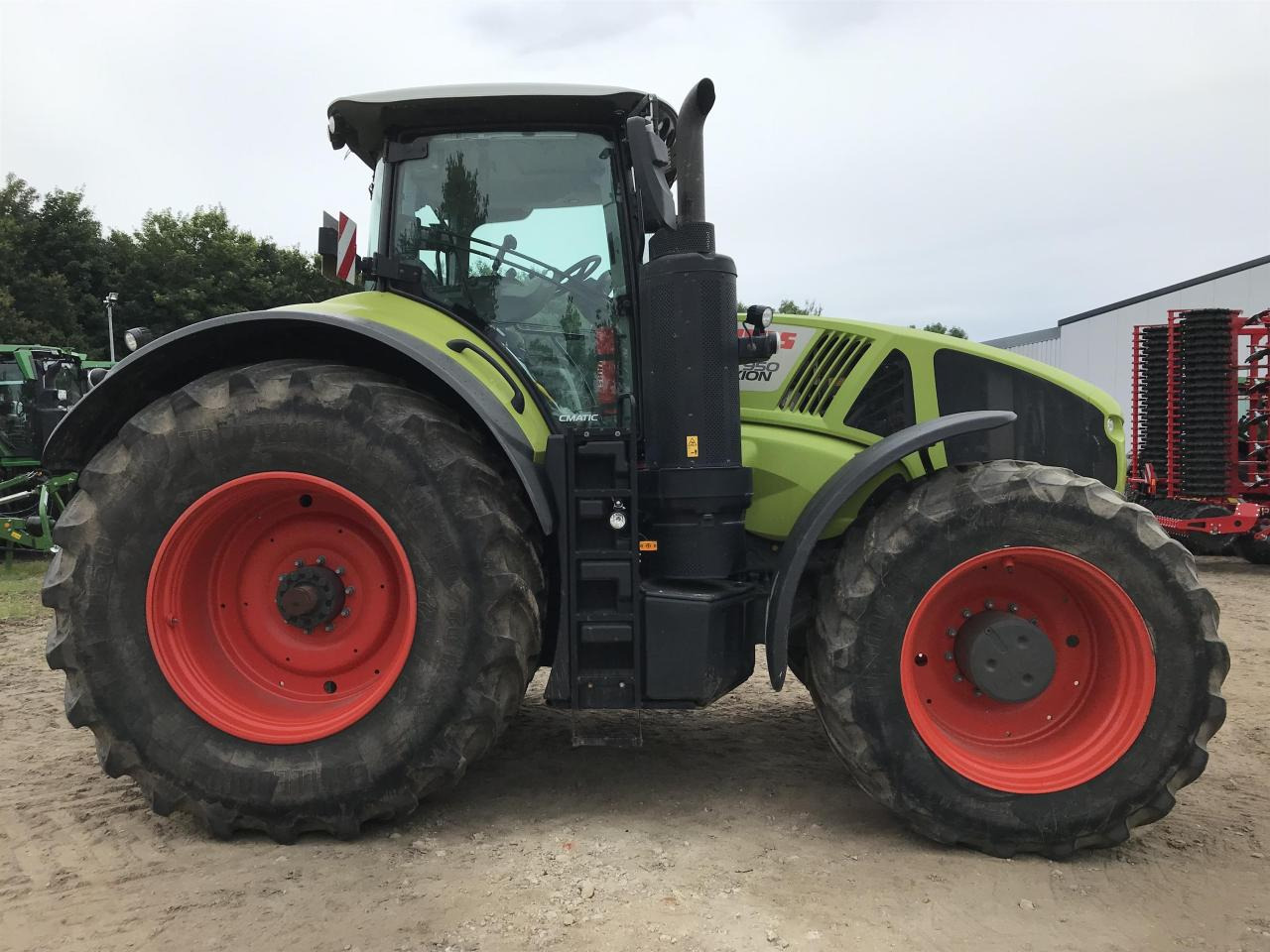 CLAAS Axion 950 - Traktors: foto 2 CLAAS Axion 950 - Traktors: foto 2