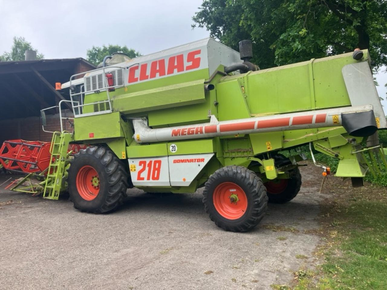 CLAAS Dominator 218 Mega - Labības kombains: foto 3 CLAAS Dominator 218 Mega - Labības kombains: foto 3