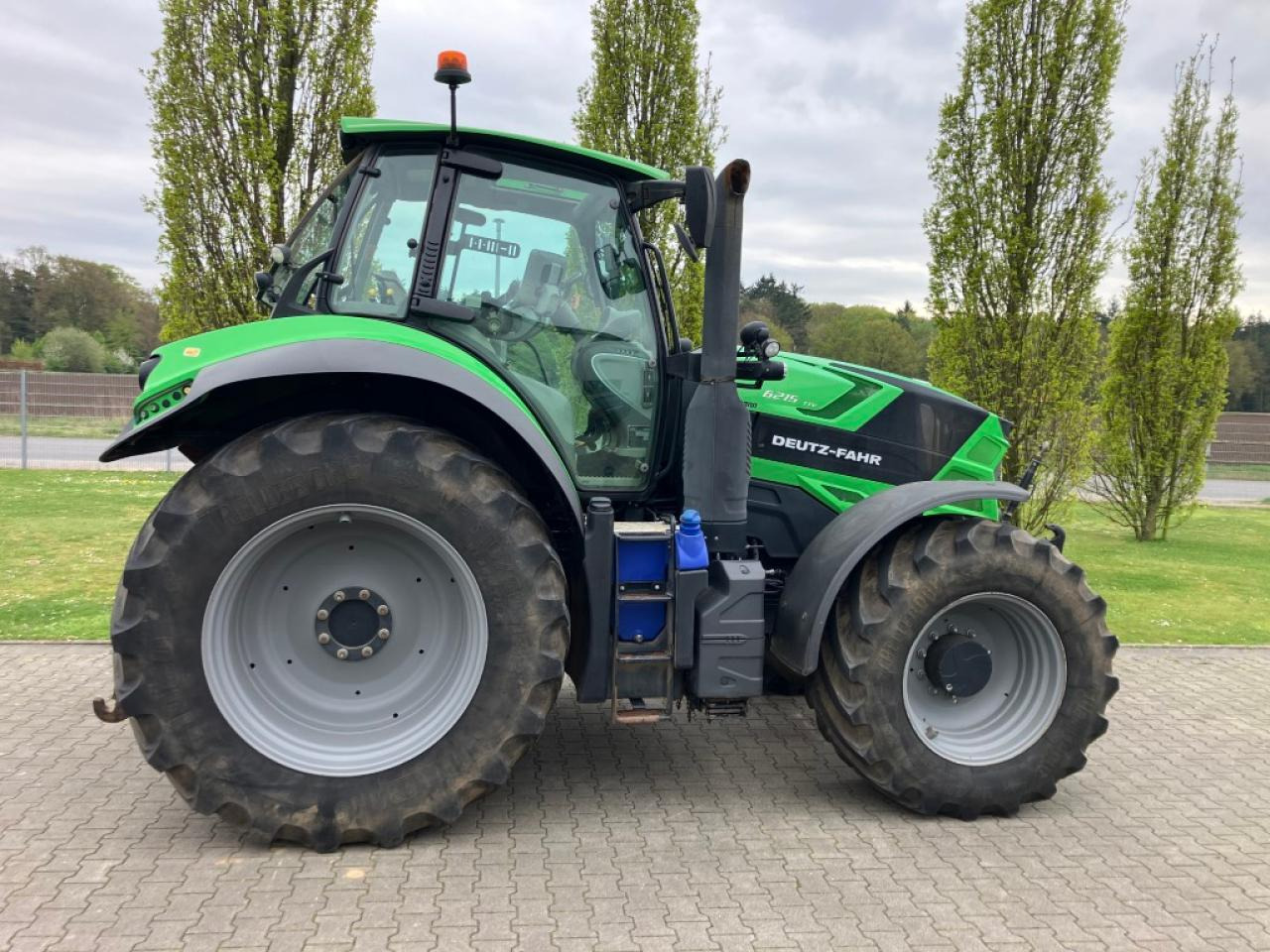 Deutz-Fahr 6215 TTV - Traktors: foto 3 Deutz-Fahr 6215 TTV - Traktors: foto 3
