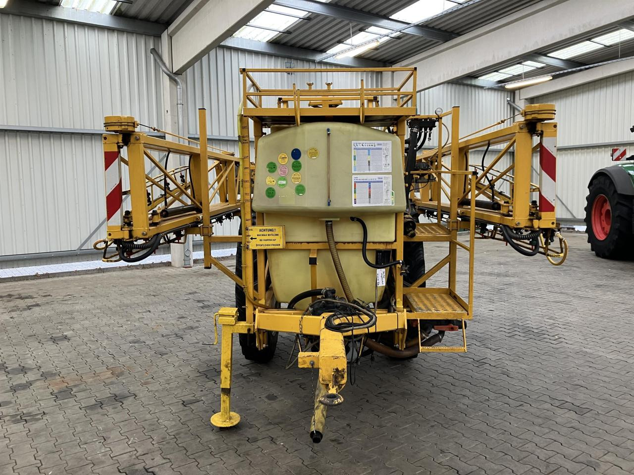 Dubex Junior 2000 Liter - Piekabināmais miglotājs: foto 2 Dubex Junior 2000 Liter - Piekabināmais miglotājs: foto 2