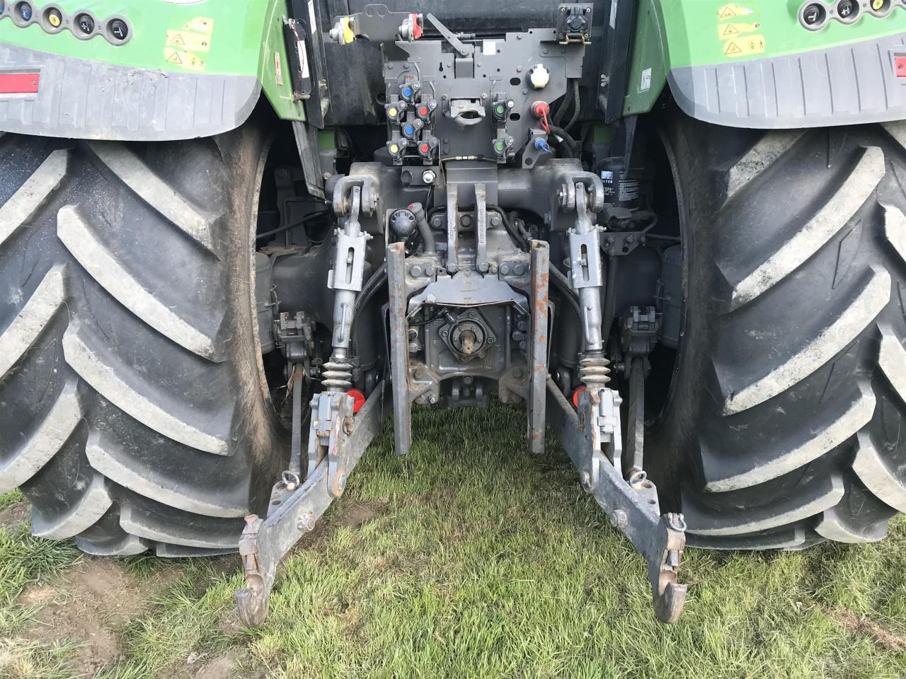 Fendt 724 Vario Profi Plus - Traktors: foto 4 Fendt 724 Vario Profi Plus - Traktors: foto 4