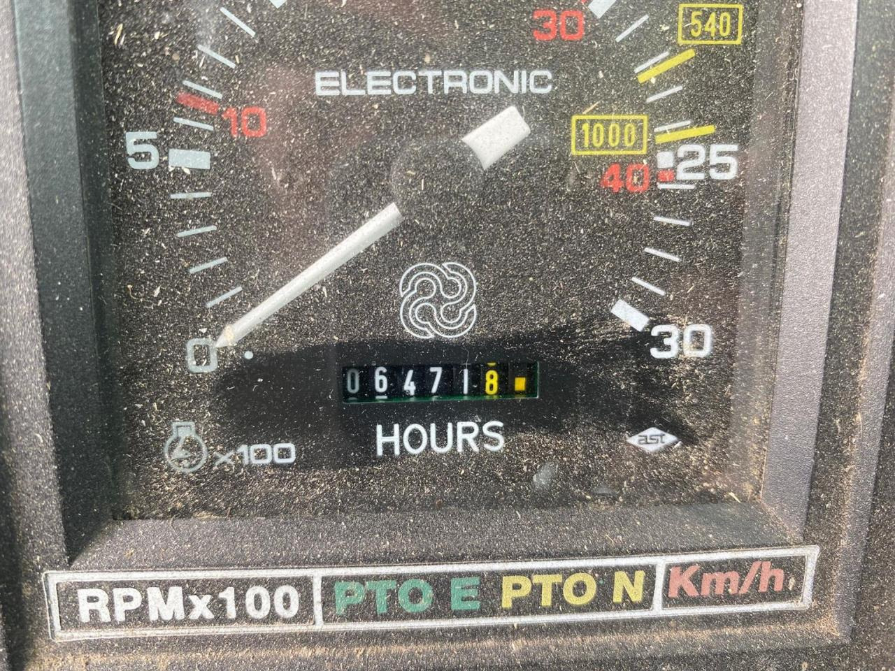 Traktors Hürlimann XT 909: foto 7