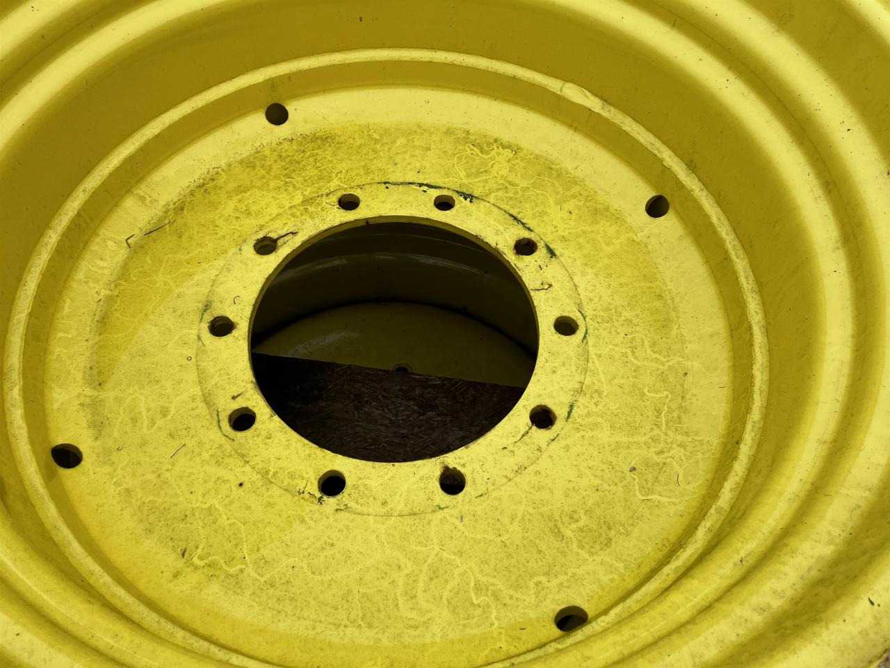 John Deere 18x30 - Riepa - Lauksaimniecības tehnika: foto 3 John Deere 18x30 - Riepa - Lauksaimniecības tehnika: foto 3