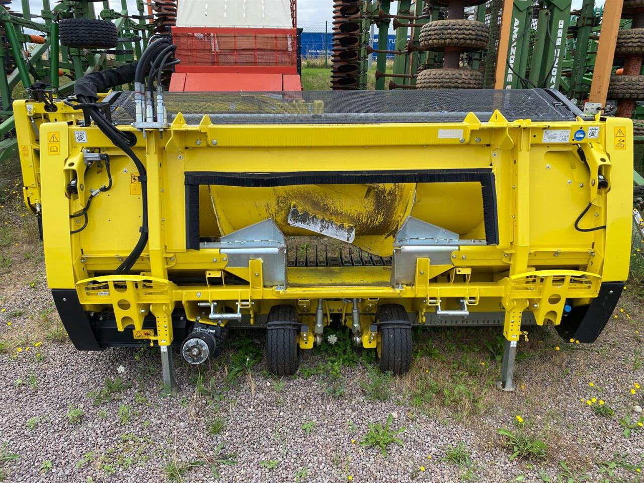 John Deere 30R - Lopbarības kombaina papildaprīkojums: foto 4 John Deere 30R - Lopbarības kombaina papildaprīkojums: foto 4