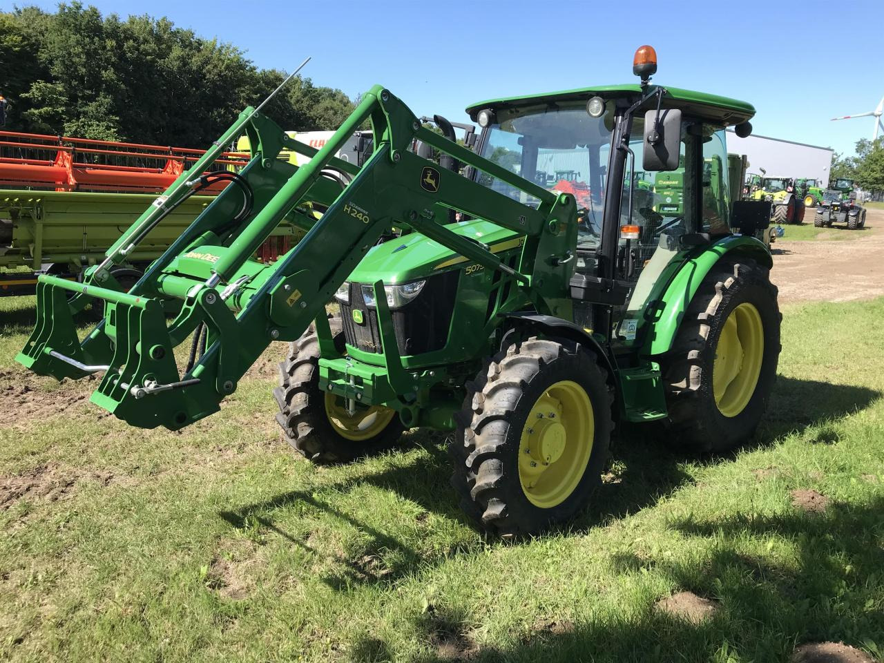John Deere 5075E - Traktors: foto 2 John Deere 5075E - Traktors: foto 2