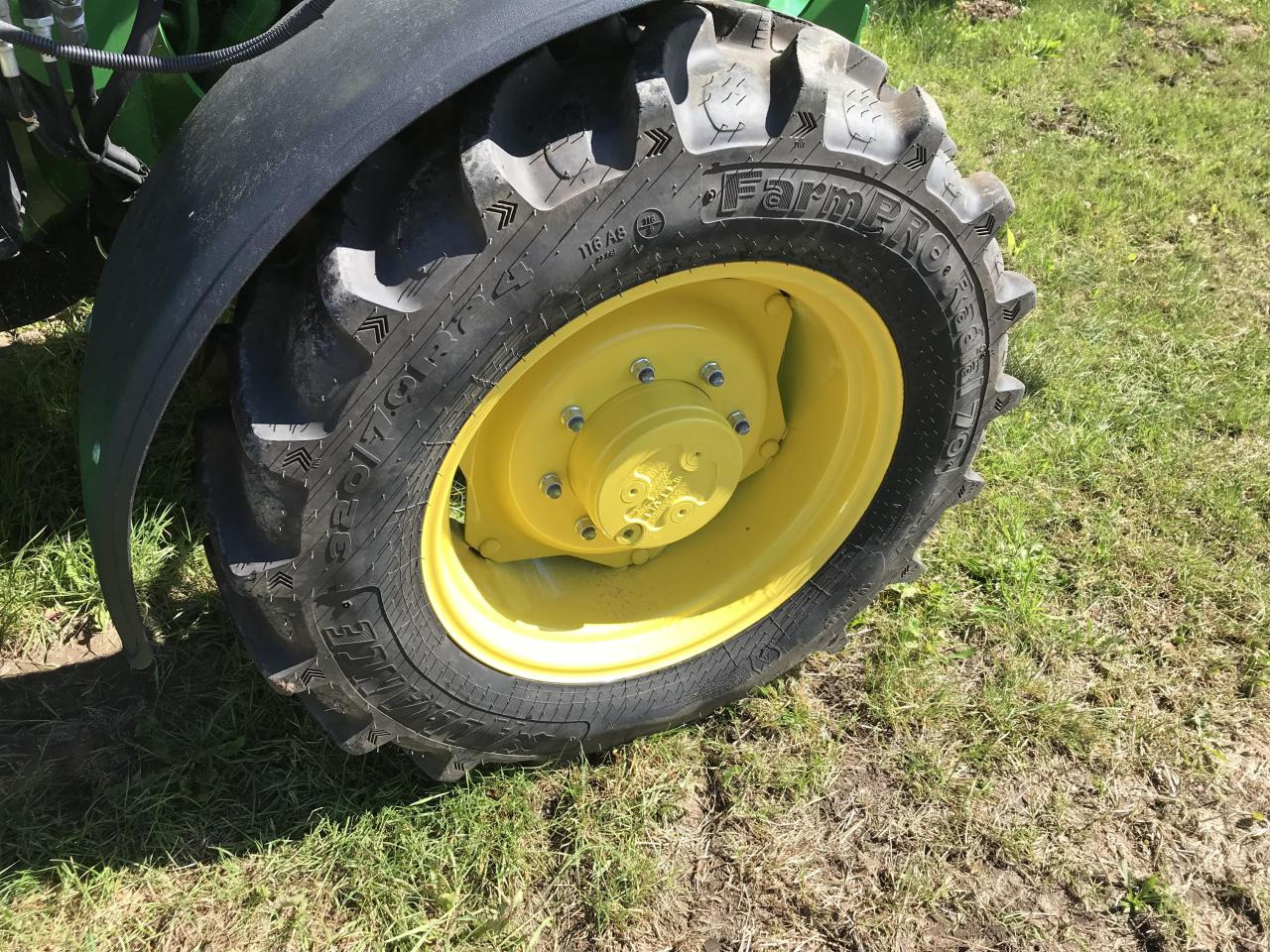 Traktors John Deere 5075E: foto 9