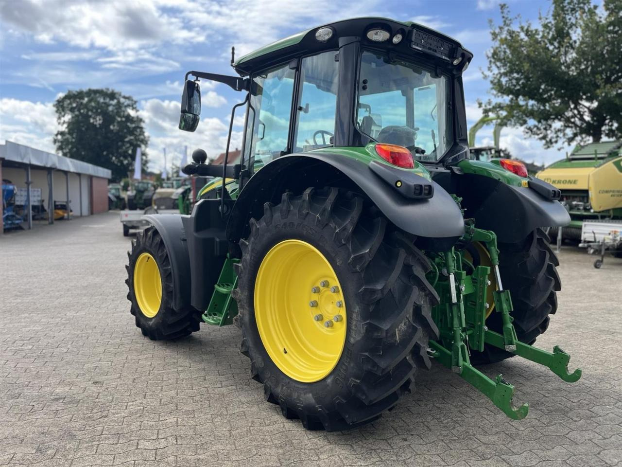 John Deere 6100M - Traktors: foto 4 John Deere 6100M - Traktors: foto 4