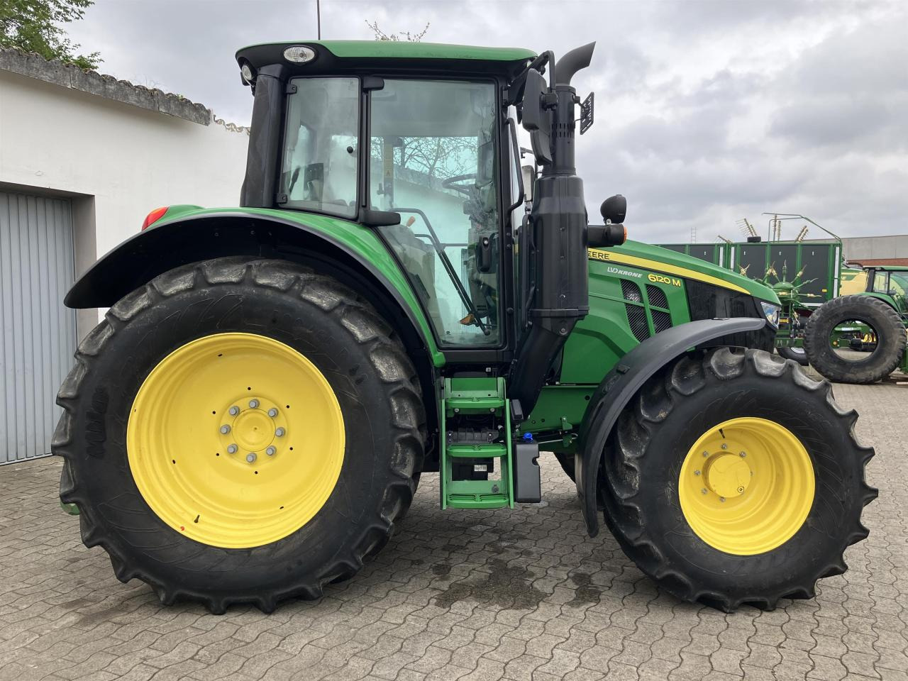John Deere 6120M - Traktors: foto 4 John Deere 6120M - Traktors: foto 4