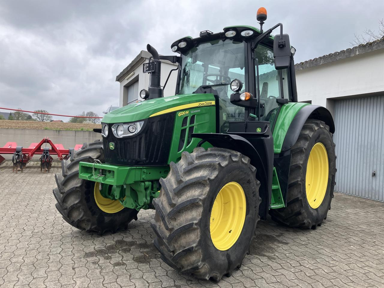 John Deere 6120M - Traktors: foto 2 John Deere 6120M - Traktors: foto 2