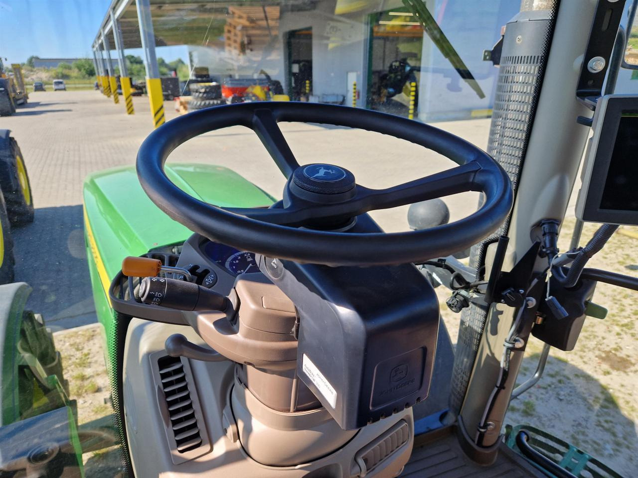 John Deere 6150R - Traktors: foto 4 John Deere 6150R - Traktors: foto 4