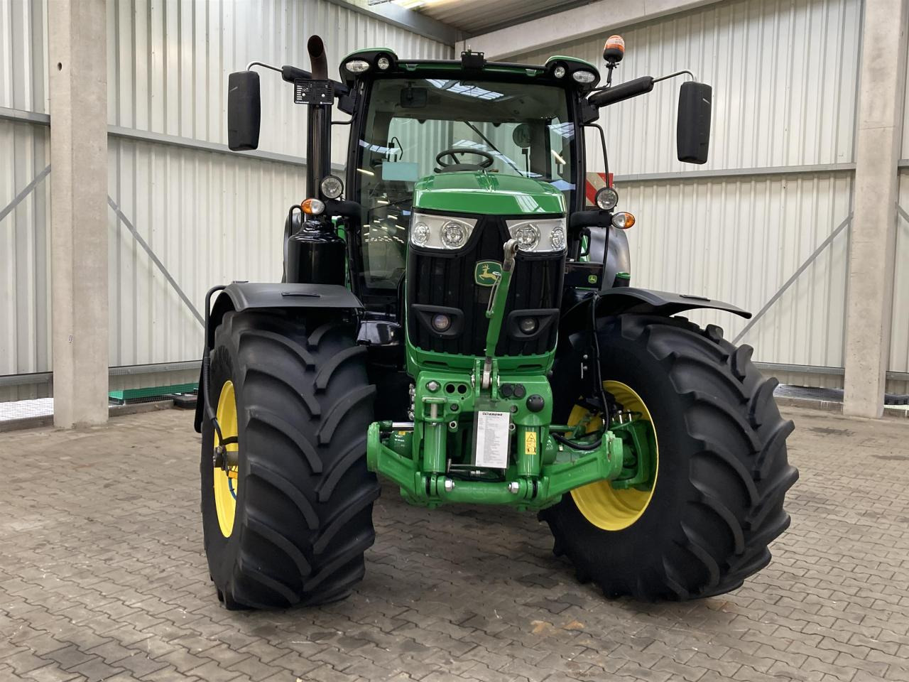 John Deere 6175R - Traktors: foto 3 John Deere 6175R - Traktors: foto 3