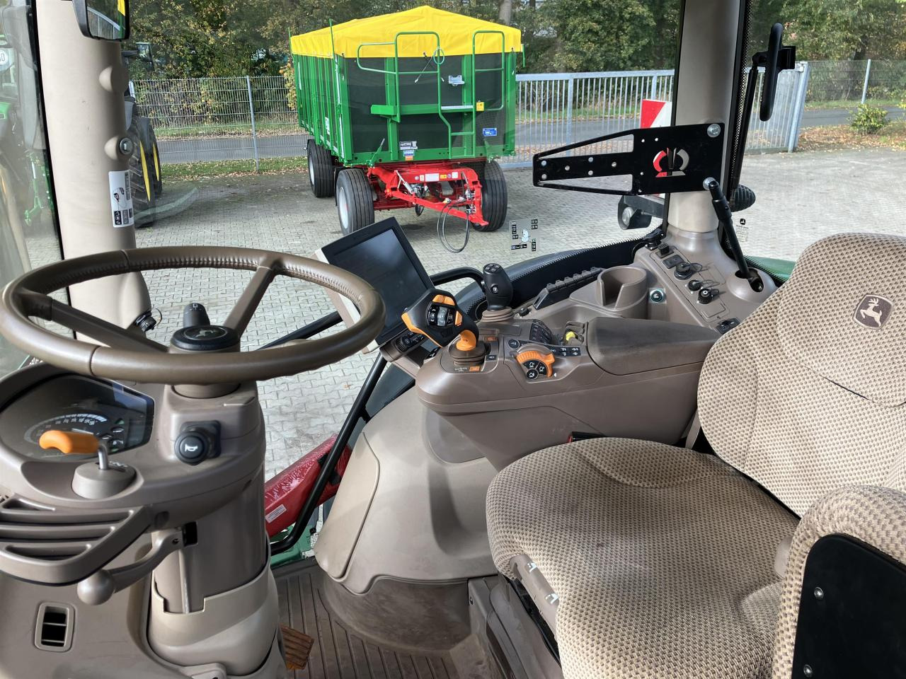 John Deere 6175R - Traktors: foto 4 John Deere 6175R - Traktors: foto 4