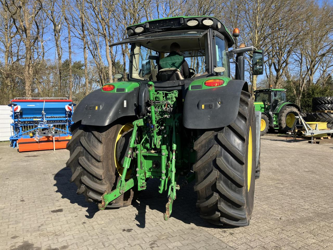 John Deere 6195R - Traktors: foto 3 John Deere 6195R - Traktors: foto 3