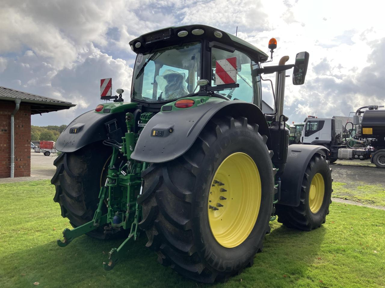 John Deere 6215R - Traktors: foto 5 John Deere 6215R - Traktors: foto 5