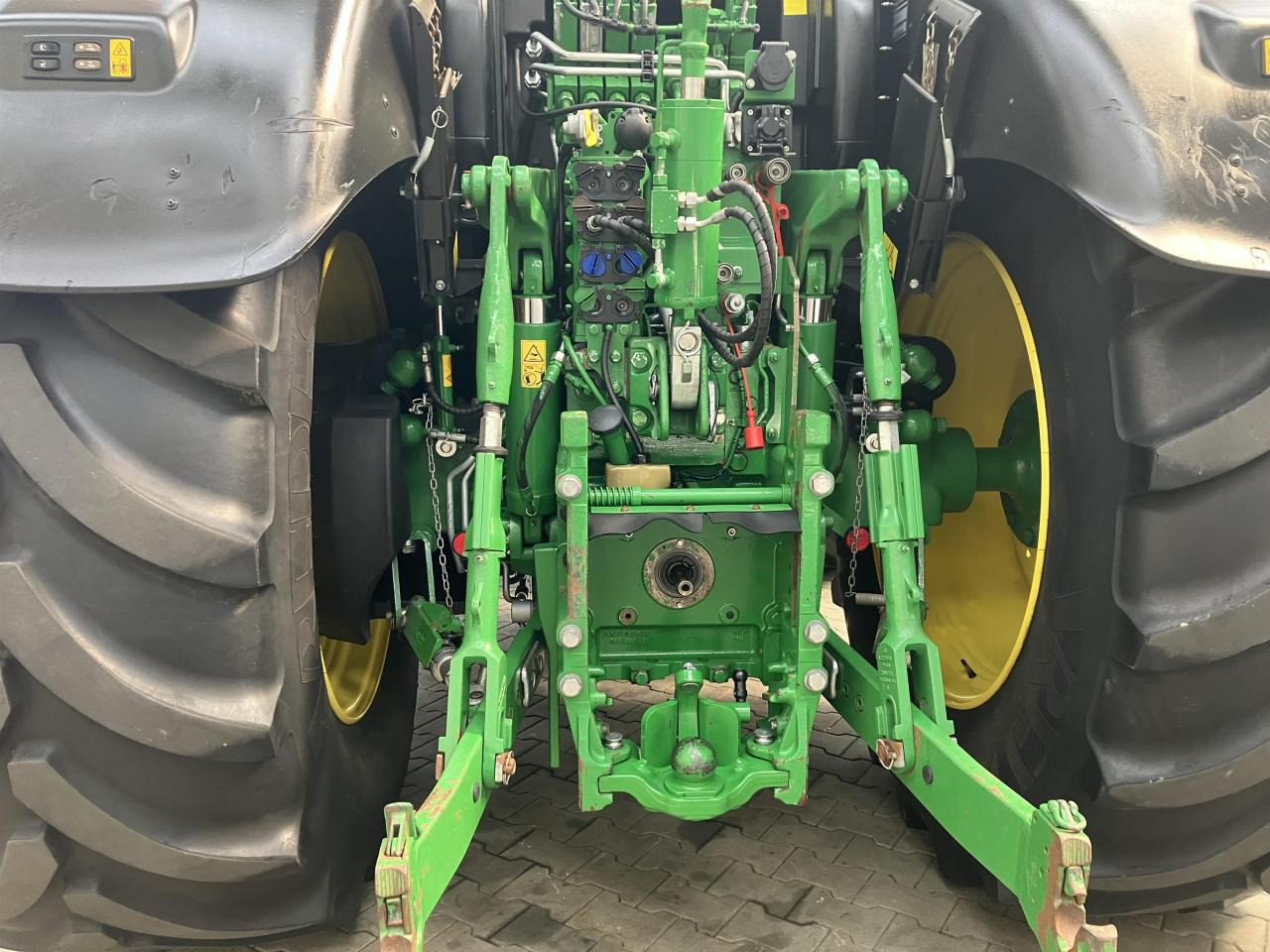 John Deere 6215R - Traktors: foto 5 John Deere 6215R - Traktors: foto 5