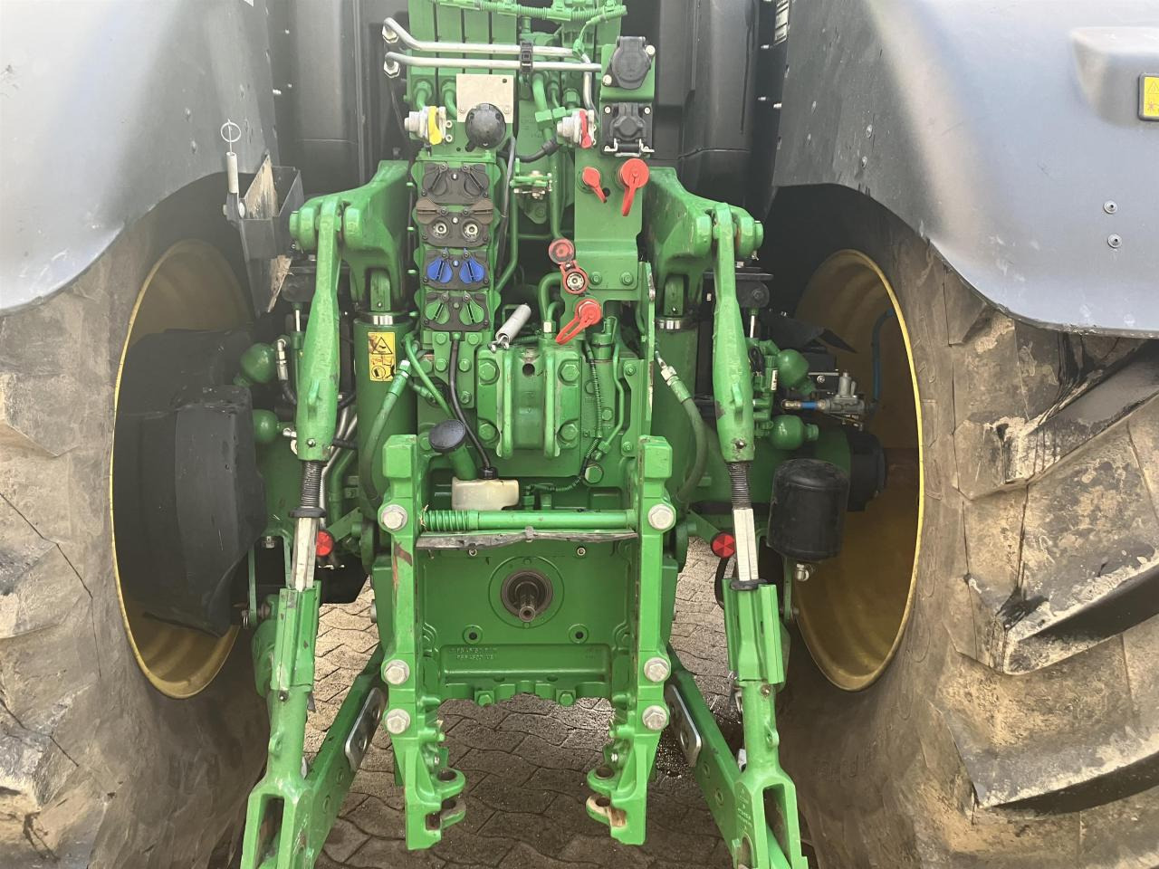 John Deere 6215R - Traktors: foto 4 John Deere 6215R - Traktors: foto 4