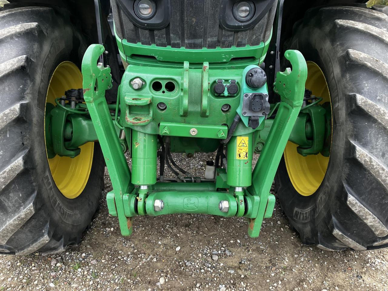 John Deere 6230R - Traktors: foto 4 John Deere 6230R - Traktors: foto 4