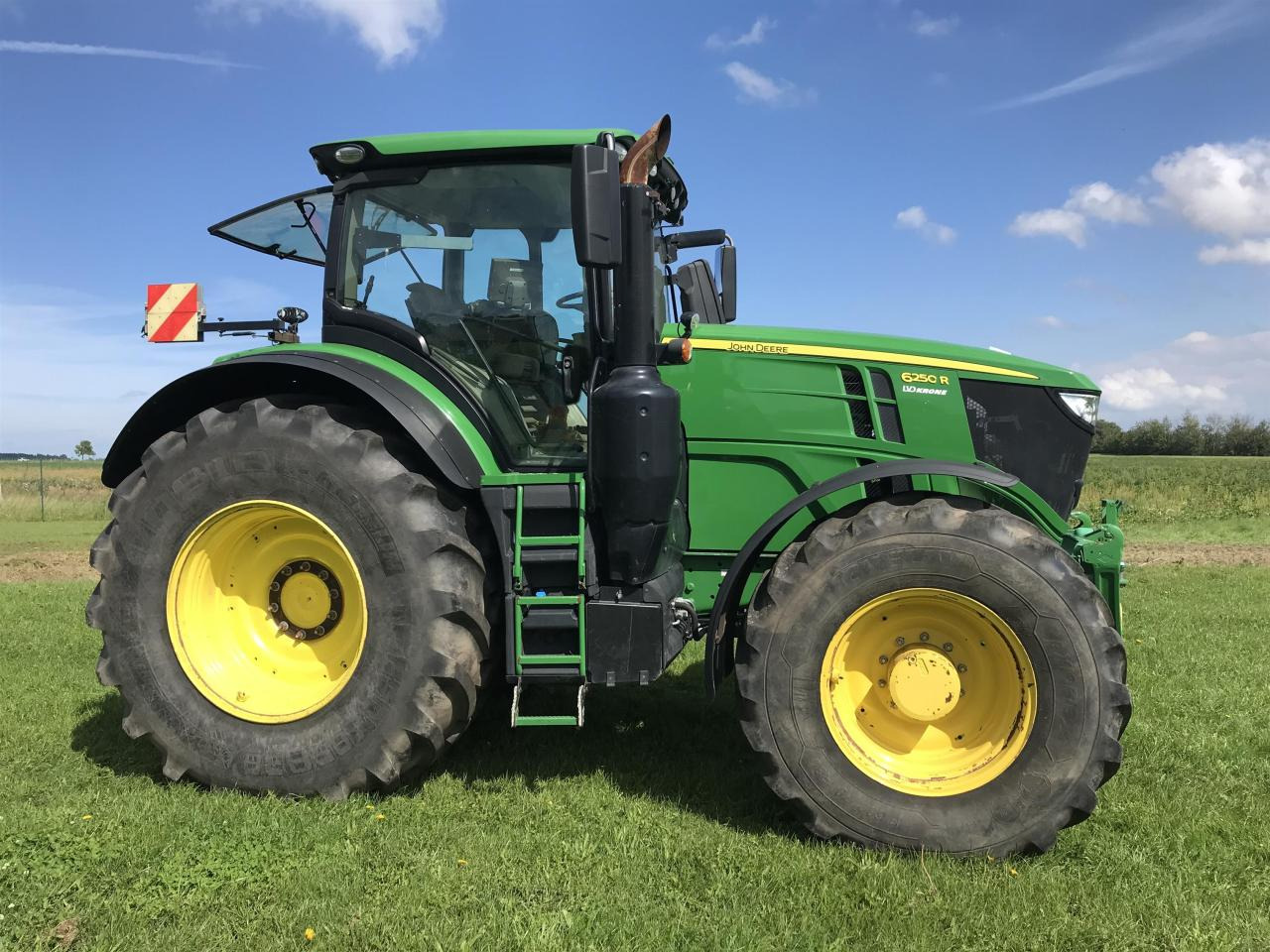 John Deere 6250R - Traktors: foto 2 John Deere 6250R - Traktors: foto 2
