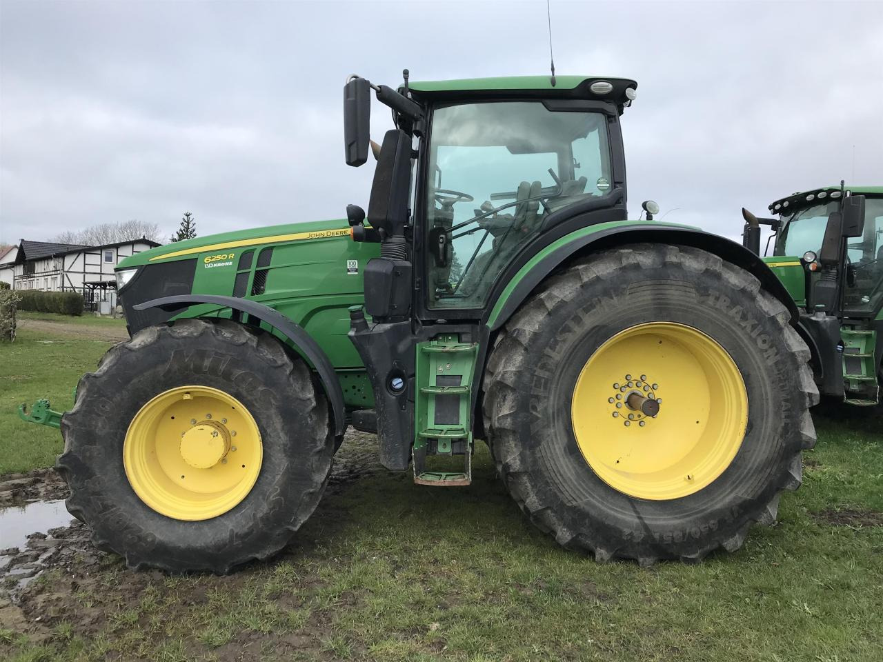 John Deere 6250R - Traktors: foto 1 John Deere 6250R - Traktors: foto 1