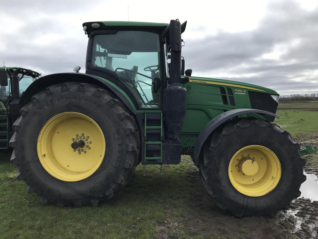 John Deere 6250R - Traktors: foto 2 John Deere 6250R - Traktors: foto 2