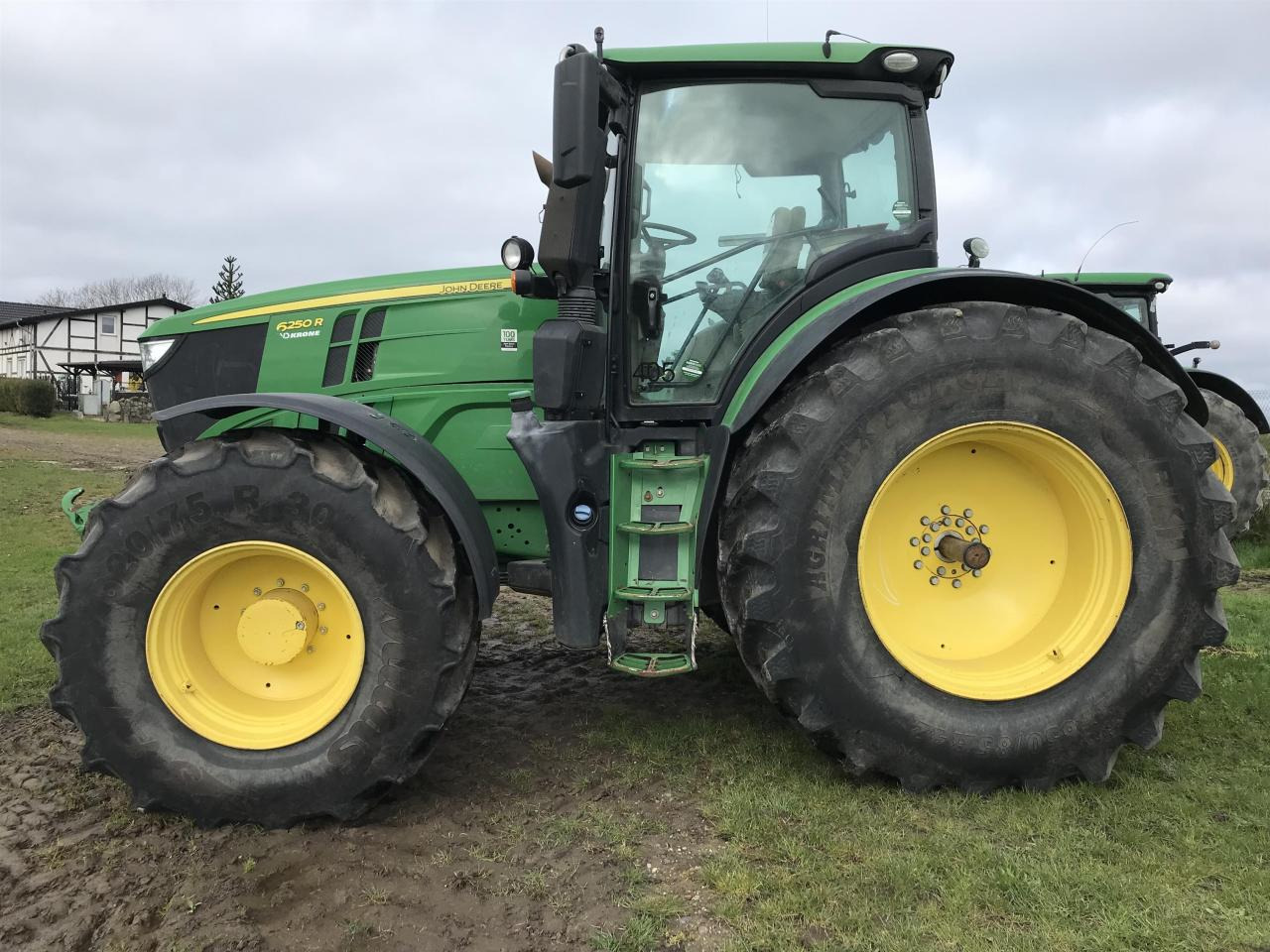 John Deere 6250R - Traktors: foto 1 John Deere 6250R - Traktors: foto 1