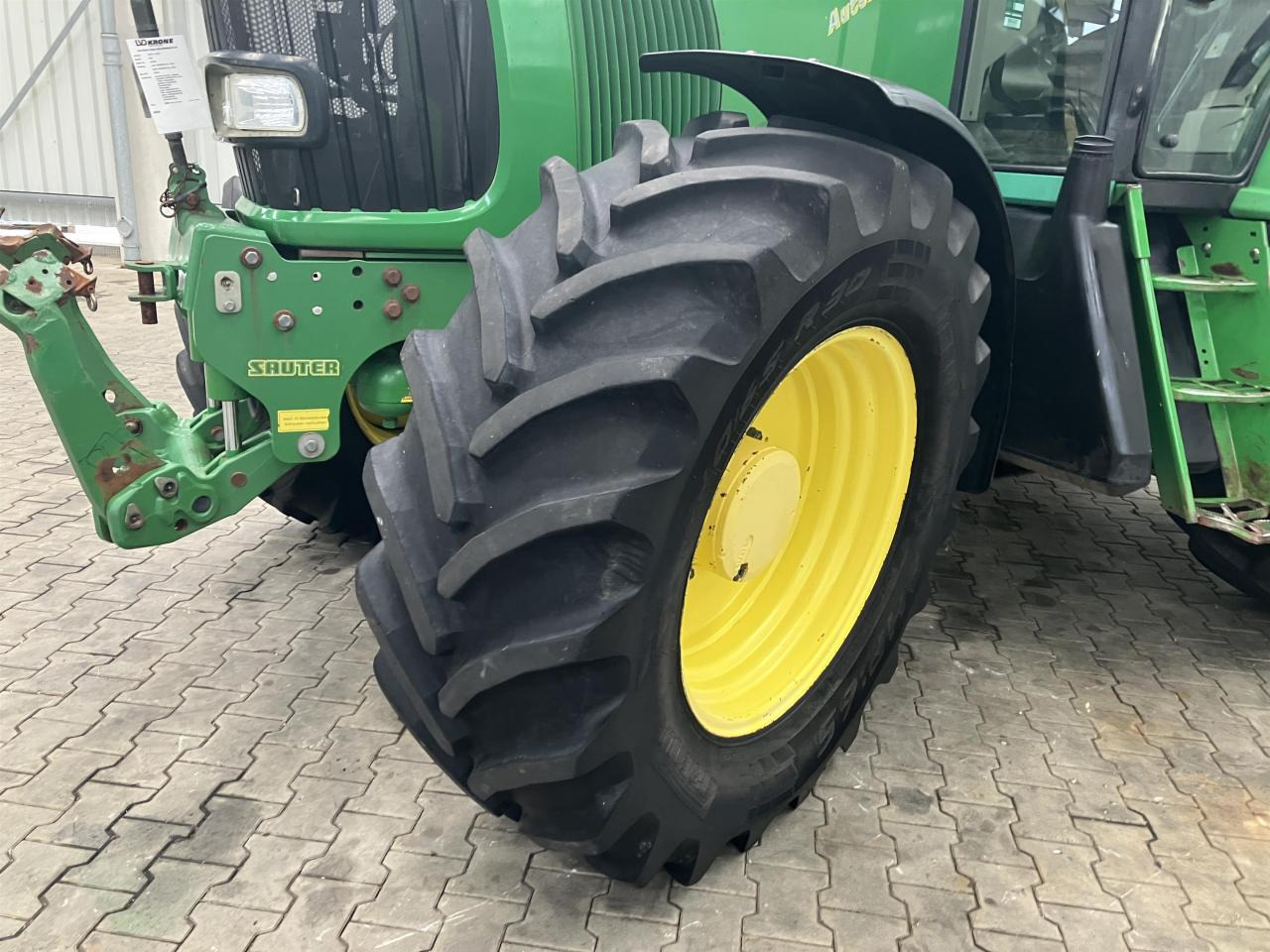 John Deere 6920 PREMIUM PLUS - Traktors: foto 2 John Deere 6920 PREMIUM PLUS - Traktors: foto 2