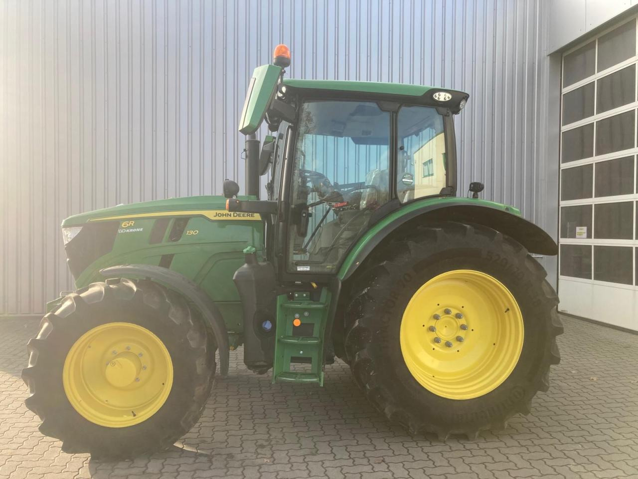 John Deere 6R 130 - Traktors: foto 1 John Deere 6R 130 - Traktors: foto 1