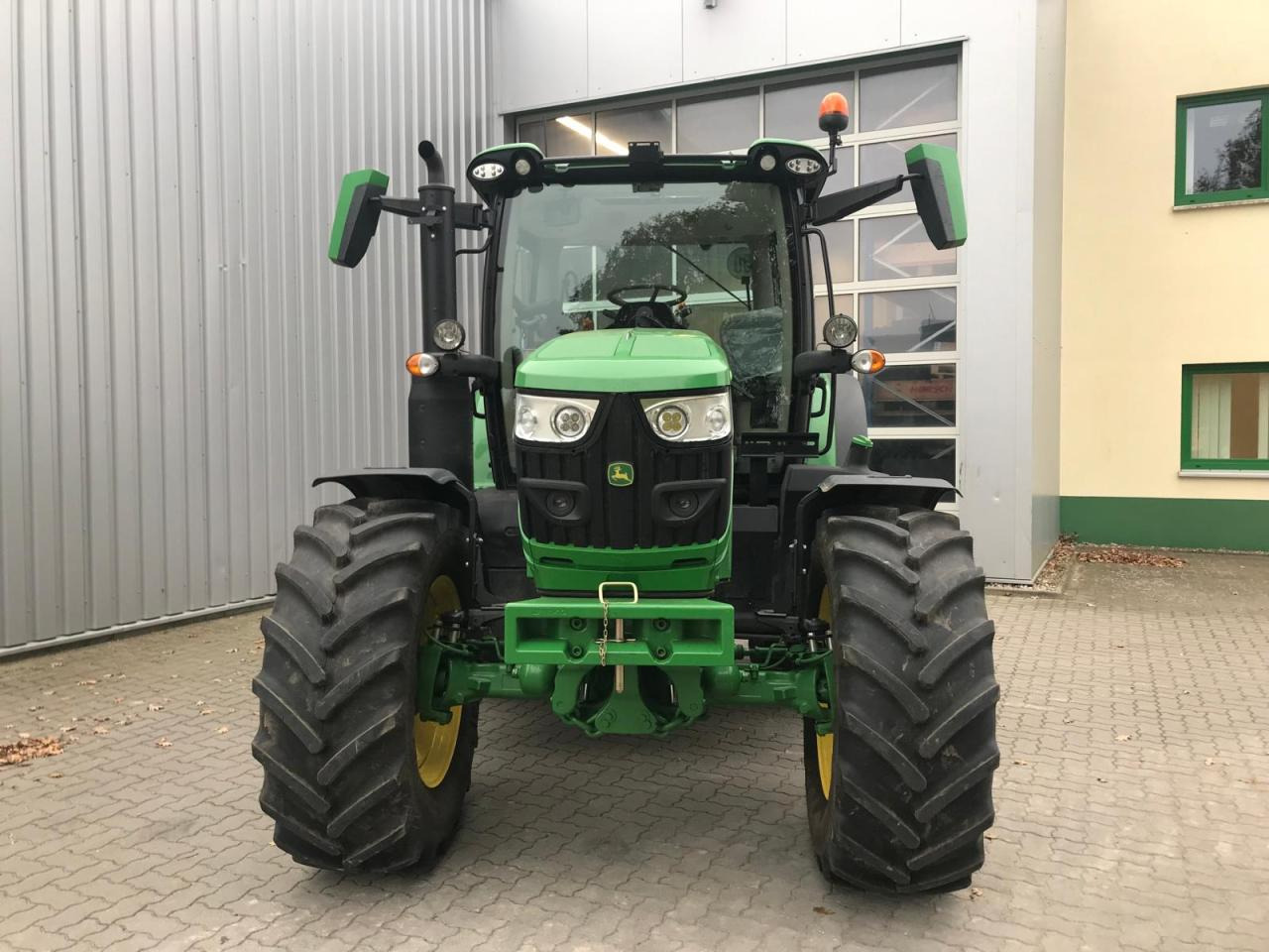 John Deere 6R 130 - Traktors: foto 4 John Deere 6R 130 - Traktors: foto 4
