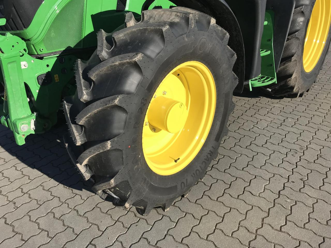 John Deere 6R 130 - Traktors: foto 4 John Deere 6R 130 - Traktors: foto 4