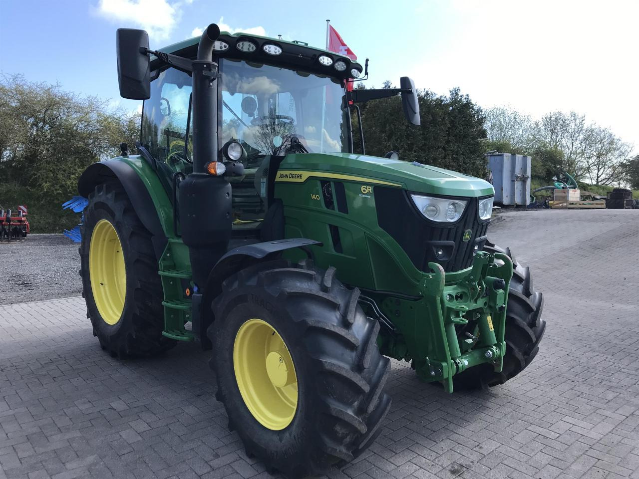 John Deere 6R 140 - Traktors: foto 2 John Deere 6R 140 - Traktors: foto 2